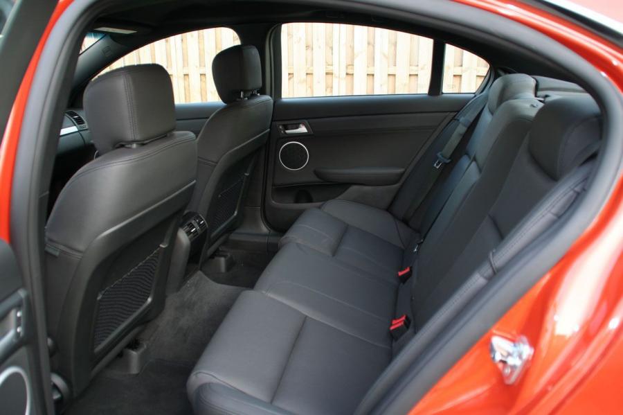  Pontiac G8 GT 2008 года  (фото 15 из 48)